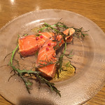 ブー ジュニア - 肉厚なスモークサーモン