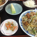 九龍居 - 鶏肉野菜炒めランチ680円税抜