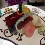 つる幸 - づけ巻アボガド・鯖・梅貝・ガスエビ ラー油掛け