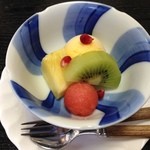 つる幸 - 果物：マスカルポーネチーズとマンゴーのシャーベット・キウイ・スイカ・ざくろ