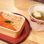廣島むろか - 2015.9月イクラと鮭のお弁当