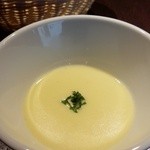 ブラッスリー ギョラン - スープ、パン付