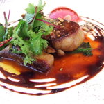 ラトラス - ２０１０年５月 『フレッシュフォアグラのソテー、桃のコンポートとペーシュドヴィーヌのソルベ　ペドロヒメネス』