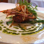 ラトラス - 2010年５月　『ホタテ貝のムースとズワイ蟹のクレピーヌ包み焼きとアスパラガス　ピストゥーソース』