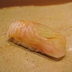 すゝき野 鮨金 - 平目の昆布締め