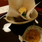 渡風亭 - 九月：油物（栗いが盛り、蟹養老揚げ、丸十、旨だし）