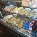 ベーカリーカフェ オニジョルノ - 店内　ショーケース