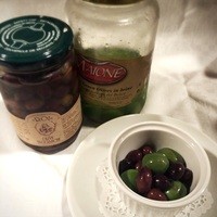２種オリーブのオイル漬け