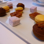 レストランディファランス - 小菓子の種類も多くて、とってもオイシイ！！！