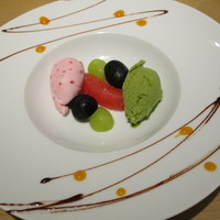 MOTORA  - 自家製ジェラートの盛り合わせ
                  季節のフルーツ添え
                  (*｀Д´)ノ！！！