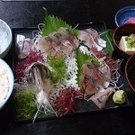 海鮮いづつ - 関アジ刺身定食(2484円)