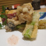 個室会席 北大路 虎ノ門茶寮 - アスパラ天・なめこ天