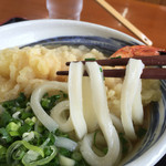 なかむら - エビ天うどんの麺のアップ