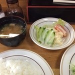 キッチン秀 - サラダ＆味噌汁