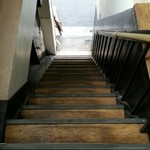 Piatto del Beone - 酔ってたら転げ落ちそうな階段(^_^;)。