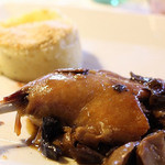 Auberge de la Touques - メイン
            鴨のコンフィー
            ボリューム満点！こちらも　おいしかったです。