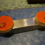 Disfrutar - ポルボロンという伝統菓子をトマトで