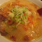 Akadamaramen - にんにく辛ネギラーメン（680円）