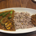 カリー房 花 - 野菜、大辛赤キーマあいがけ、激辛オーダー