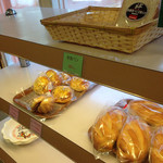 ドンバル堂 - 給食パンが⤴︎