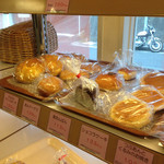 ドンバル堂 - 美味しいパンの向こうに居るのは 僕の
Active Mess Balance Auto Control System号かな？