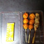 Yakitori Hibikian - 鶏つくね串と黒豚ﾊﾞﾗ串（辛味噌付き）