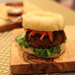 エコモ ベーカリー ヨコハマ モトマチ - 2015年９月中旬　新作のひよこ豆コロッケのバーガー