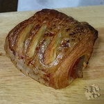 前田パン - 炒めネギとベーコンのクロワッサン　２３８円