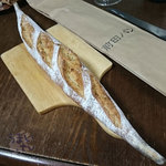 前田パン - 「バゲット・フランセーズ」　３２４円