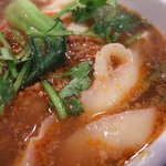 Chouan Toushoumen - 坦々麺式の刀削麺のアップ