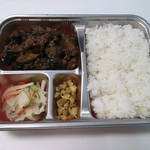 Kiri nya - ランチ：ナスと挽肉のカレー、アチャール、サブジ