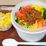 RF1 ルミネ新宿店 - 10品目の野菜のまぜまぜタコライス、ほっくりかぼちゃのサラダ