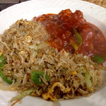 コチン ニヴァース - 【2015年9月再訪】最新のランチタイムのスペシャルカレーは、まさに
      「インド人がチャーハンと酢豚みたいなものを作ってみました」
      的なチャイニーズ・インディアンを地で行くもの。
      ＼(^o^)／