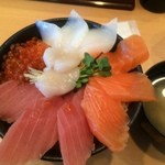 海鮮処 海門 - 五福海鮮丼大盛【料理】 