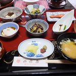 山崎屋旅館 - 朝食全景