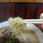中王ラーメン - 麺リフト