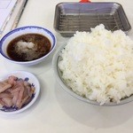 天麩羅処ひらお - ご飯と塩辛は相性最高