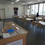 食事処 万祝 - 港を望める店内