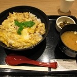 旅するどんぶり屋 - 奥美濃古地鶏親子丼