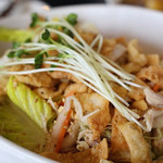 Panya Bistro at Hokua - ハワイで食べるチャイニーズサラダは大好きで
            日本ではないようなサラダだと思います。