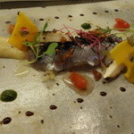 ビストロ ダイア - 北海道産新秋刀魚のマリネ、焼き茄子のピュレ、キャビア添え
