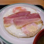 神戸らんぷ亭 - ベーコンエッグ