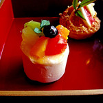 むしやしない - 本日の気まぐれケーキ（390円）。小さいだけでなく、とてもさっぱりしていてくどくないんですよ。