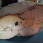 マルイチベーグル - ベジタブルクリームチーズとタマゴサラダ