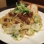 ビストロ・ソングラム - ジャージャー麺?!ピリ辛肉味噌とキャベツのペペロンチーノ（大盛）