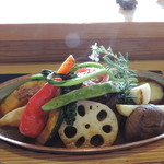 ビブラ ビブレ - 焼き野菜たっぷりの「箱根西麓牛ハーグ」