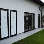 ディーズ カフェ ぶんぶん - 敷地内