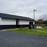 ディーズ カフェ ぶんぶん - お店の外観