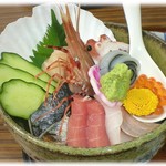 はしもと - ネタぎっしりの海鮮丼