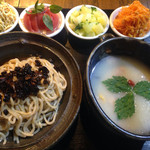 Jasu min - 蔥油麵と薬膳スープの膳
